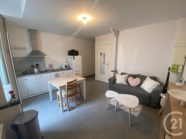 Appartement F2 à louer - 2 pièces - 32.0 m2 - NARBONNE - 11 - LANGUEDOC-ROUSSILLON - Century 21 Eic Immo Appartement F2 à louer - 2 pièces - 32.0 m2 - NARBONNE - 11 - LANGUEDOC-ROUSSILLON - Century 21 Eic Immo