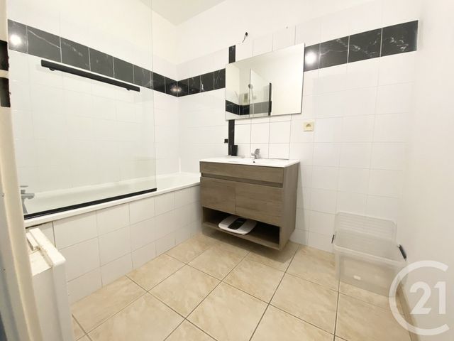 Appartement à louer - 3 pièces - 62.26 m2 - NARBONNE - 11 - LANGUEDOC-ROUSSILLON - Century 21 Eic Immo